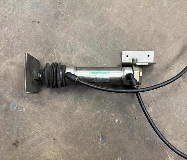 Used CKD CMK2-TB-32-50 PHNEUMATIC CYLINDER GHB-50