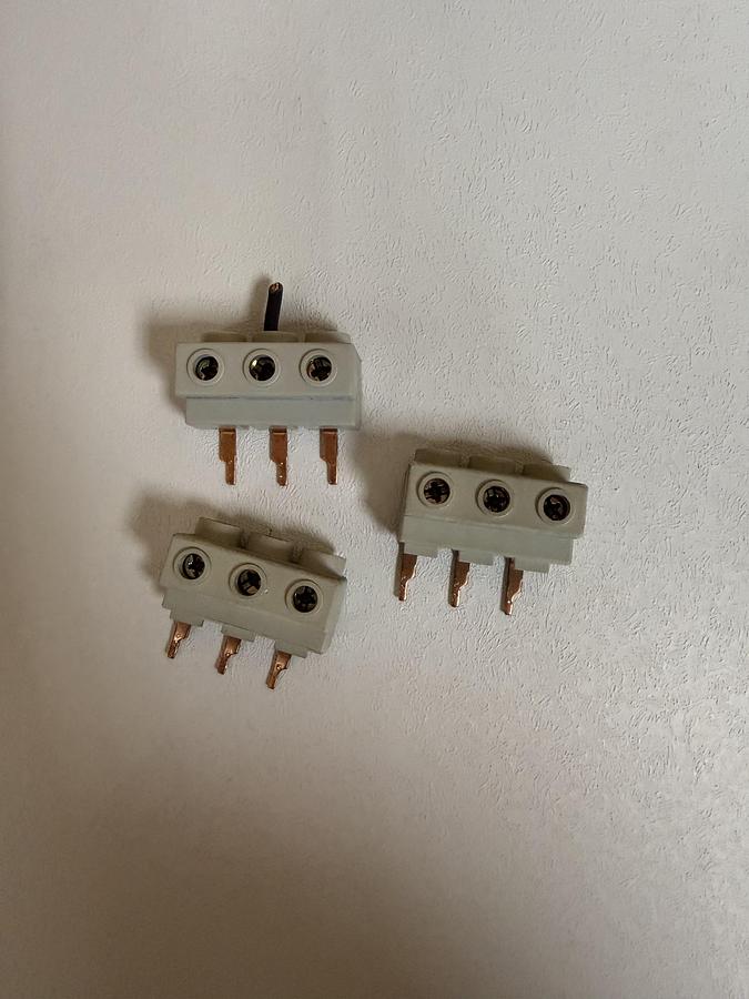 Used (Lot of 3) Siemens 3 Phase Feed Terminal 3RV1915-5A GHC-36
