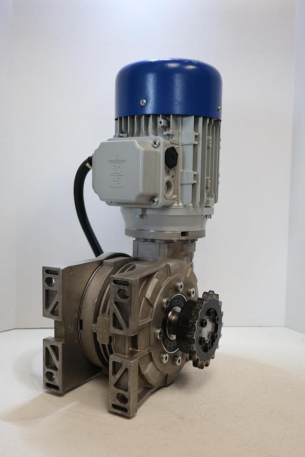 Used Varvel FRS 70 Gearmotor 1.5HP 230/460V 3PH 1690 RPM w/ Sprocket Used