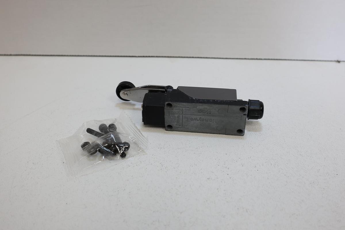 Honeywell SZL-VL-S-A-N-M Limit / Travel Switch New in Original Box GHA-185