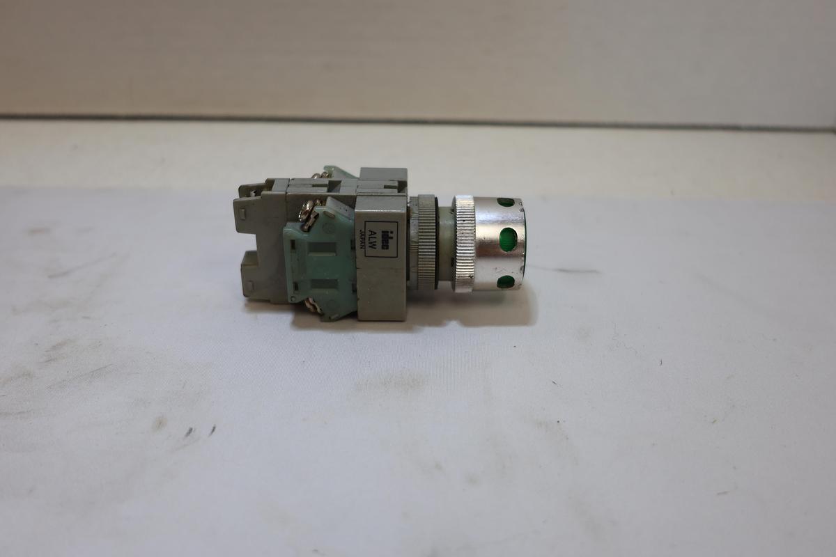Used IDEC R491 Green Pilot Indicator Light Panel Mount Industrial UsedIDEC