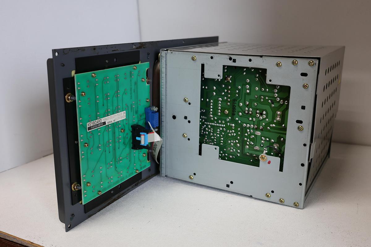 Used Fanuc Control board A02B-0091-C042 w/ Totoku A61L-0001-0093 9" CRT monitor