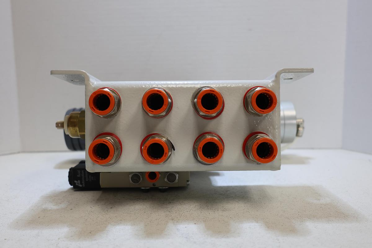 Used UNITEAM CNC Pneumatic Valve Assembly PN16 Vesta Actuator Manifold Used