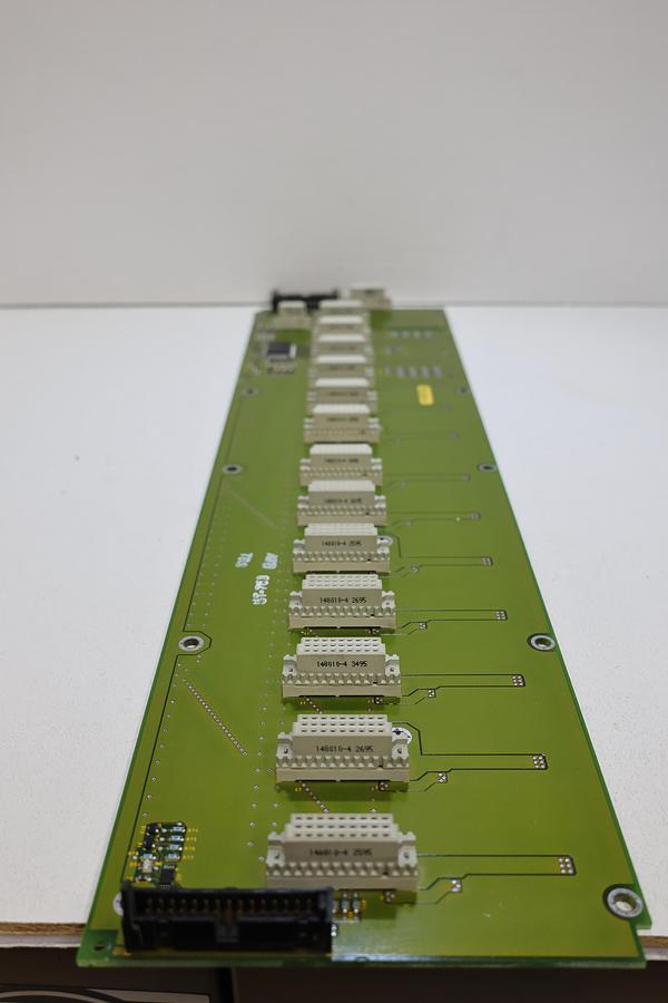 Used Allen Bradley X1746-A13 13 Slot PLC Rack Backplane Board 96177492 A01