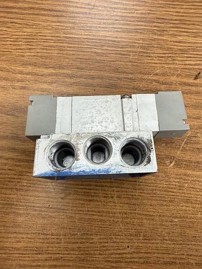 Used SMC SOLENOID VALVE SYA7440-03N / SYA744003N GHA-154