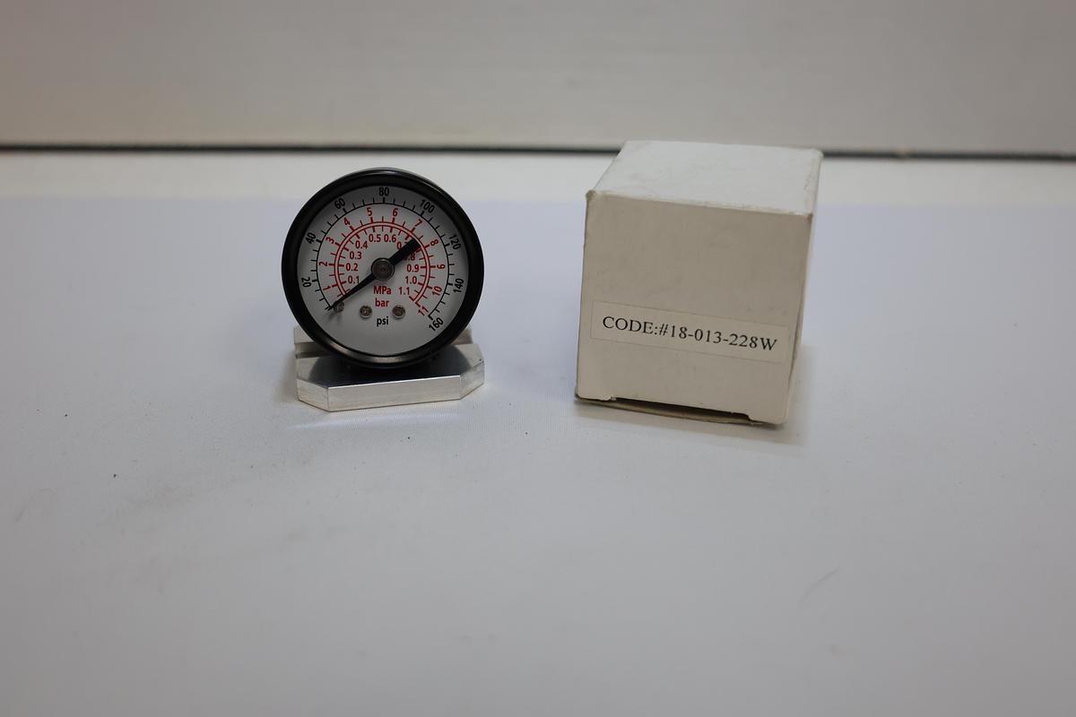 160 PSI Pressure Gauge MPa Bar PSI White Face Rear Mount NOS 18-013-228W