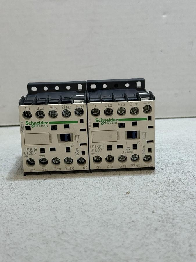Used Lot of 2 Schneider Electric Telemecanique LP1K09 01BD3 24VDC 9A 3-Pole Contactors GHA-105
