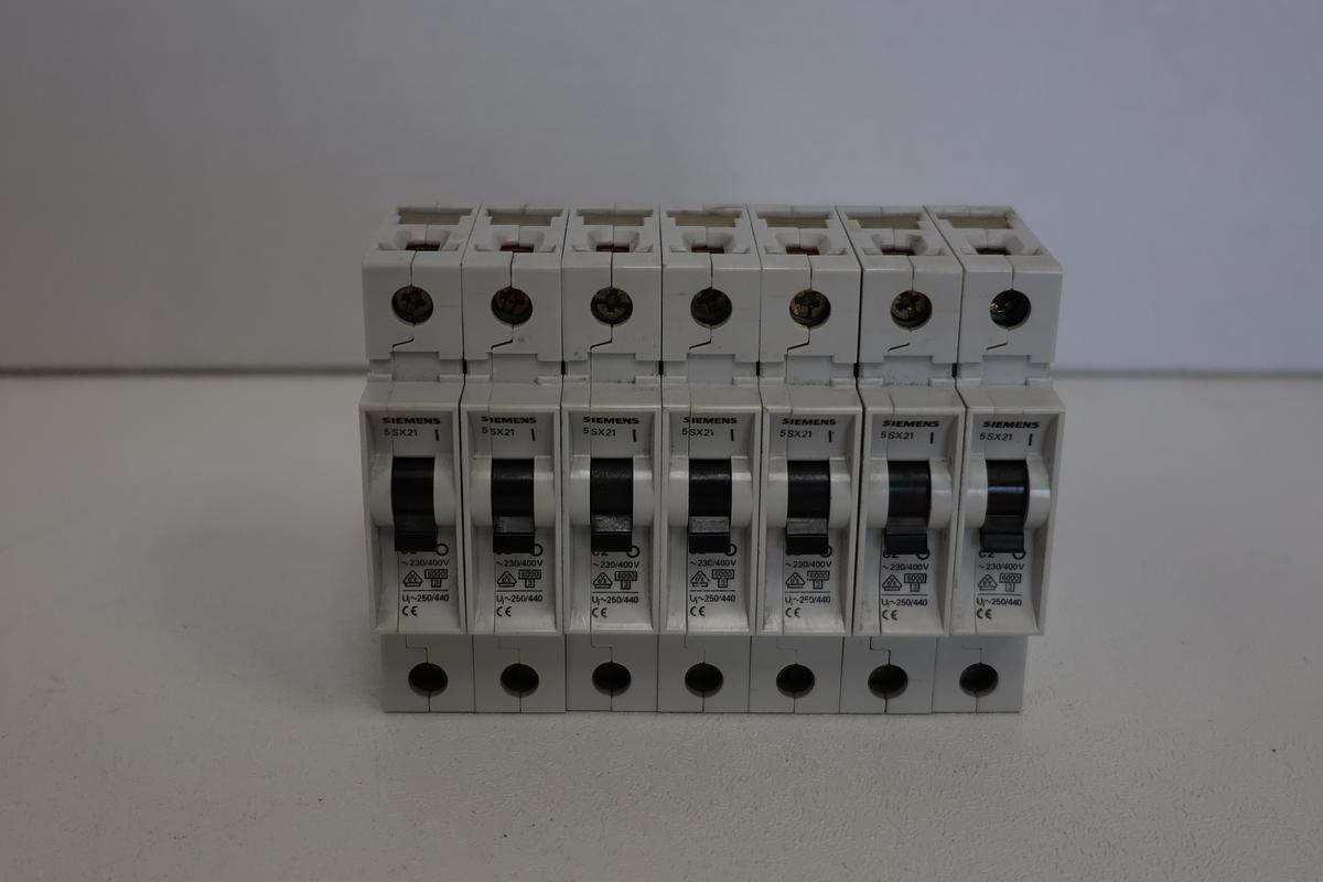 Used Siemens 5SX2 C2 Mini Circuit Breaker – Single Pole – 230/400V AC – DIN Rail Mount LOT of 7 GHA-188