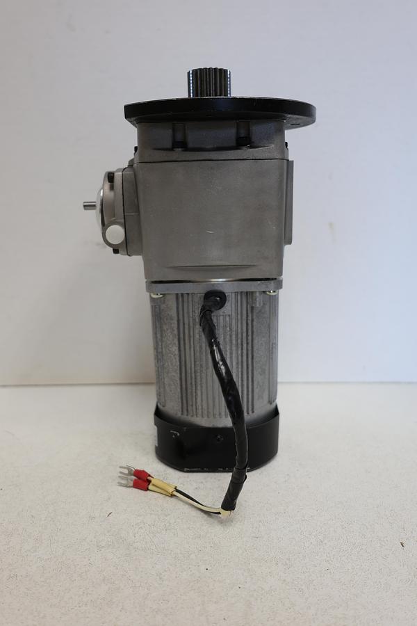 Used NIDEC Shimpo RXM-90 (G) Traction Drive Motor 86IVV4Z4090 3 Phase GHA-11