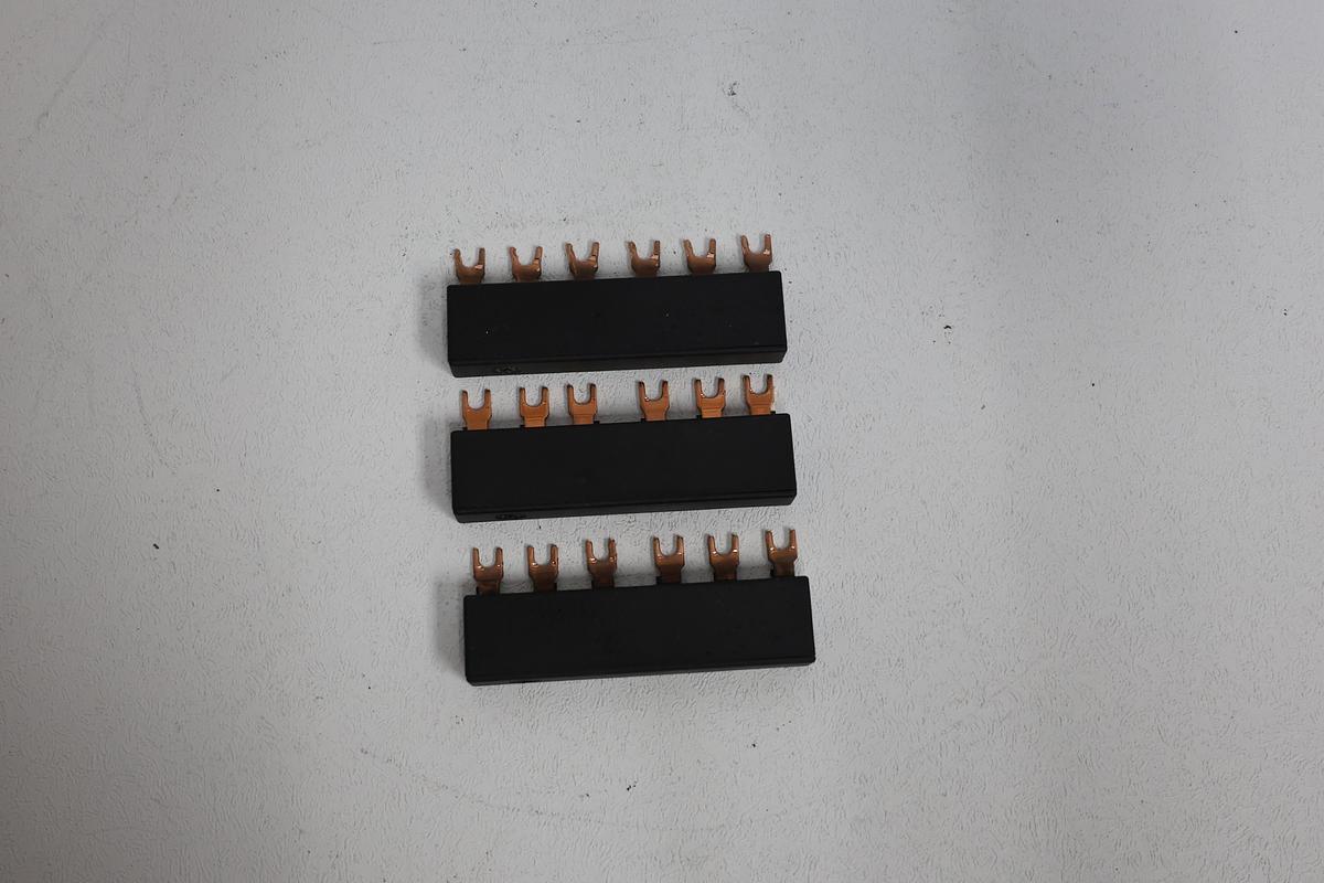 Used Lot of 3 Siemens 3RV1915-1AB Motor Protection Circuit Breakers – Industrial Grade