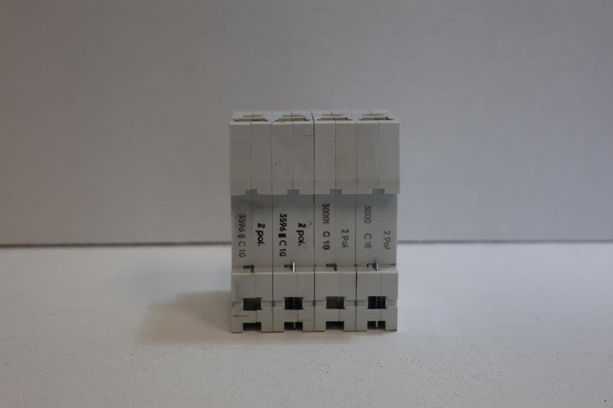 Used Siemens 5SX22 C10 LOT of 2