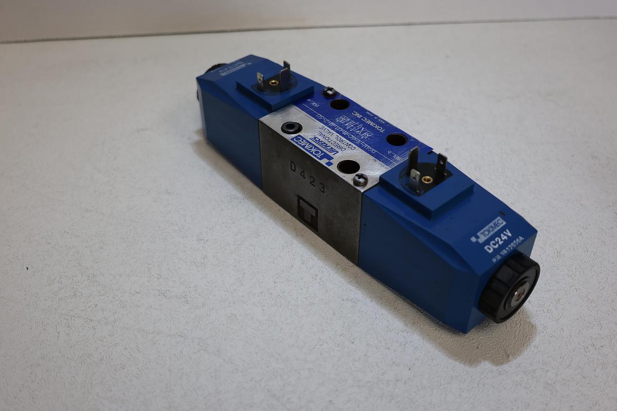 Used Tokimec Vickers DG4V-3-6C-M-U-H7-7-50 Hydraulic Valve 24VDC Used