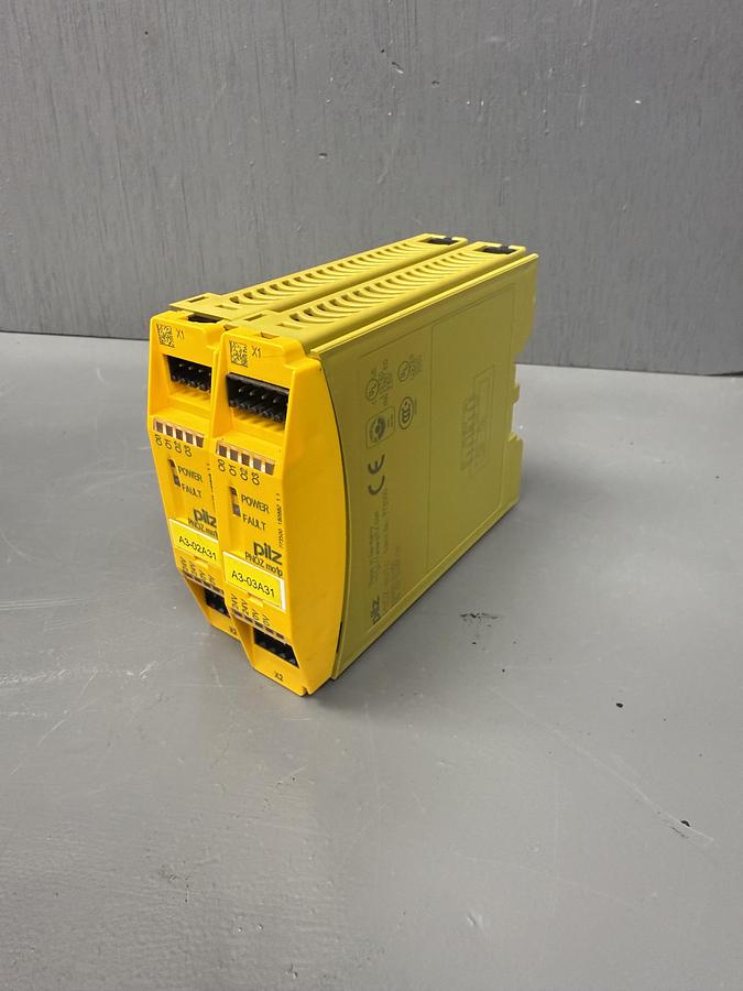Used (LOT OF 2) PILZ PNOZ MO1P 773500 Safety Relay Module – PNOZmulti, 24VDC GHC-37