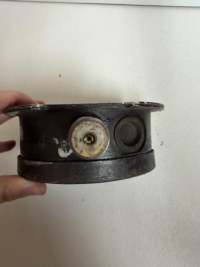 Used USG Pressure Gauge 5000 psi 