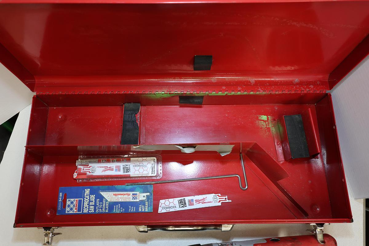 Used Milwaukee 6511 Sawzall Reciprocating Saw w/ Metal Case & Blades Tested Works