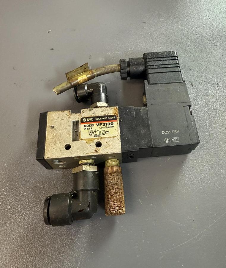 Used SMC, VF3130, Pneumatic Air Manifold Valve DC21-26V GHB-40