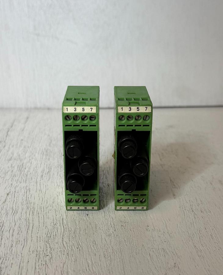 Used (Lot of 2) Pheonix Contact EMG 22-SI3E NR. 2952279 Fuse Block GHGS-11
