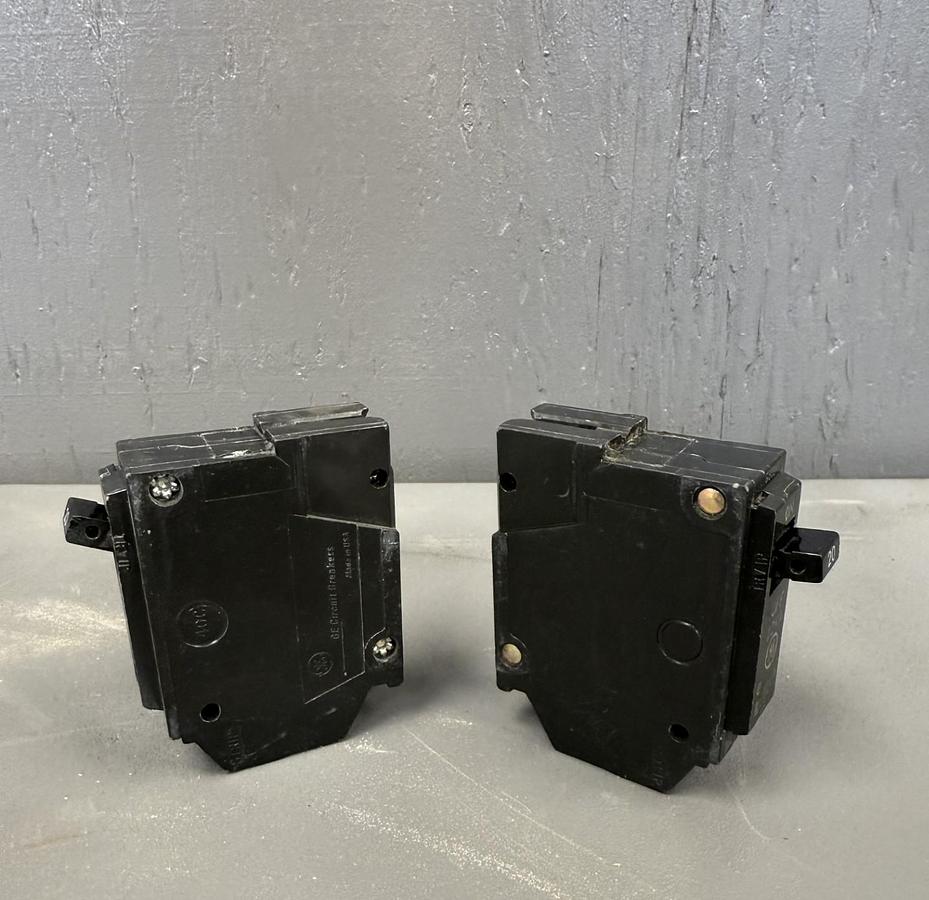 Used Lot Of 2 General Electric THHQB1120 1 Pole 20A Breaker GHA-128
