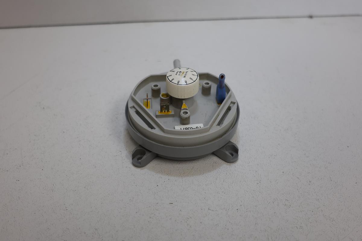 Used Beck Sensortechnik 930.80 Series Differential Pressure Switch