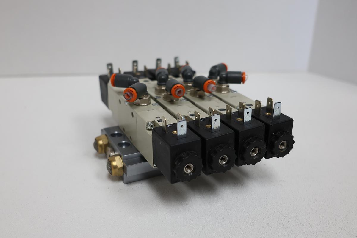 Used Metal Work Pneumatic Valve Manifold + Pneumatic Cylinder + Solenoid Valves – Fluid Automation Systems – 24VDC – 10 Bar GHA-188