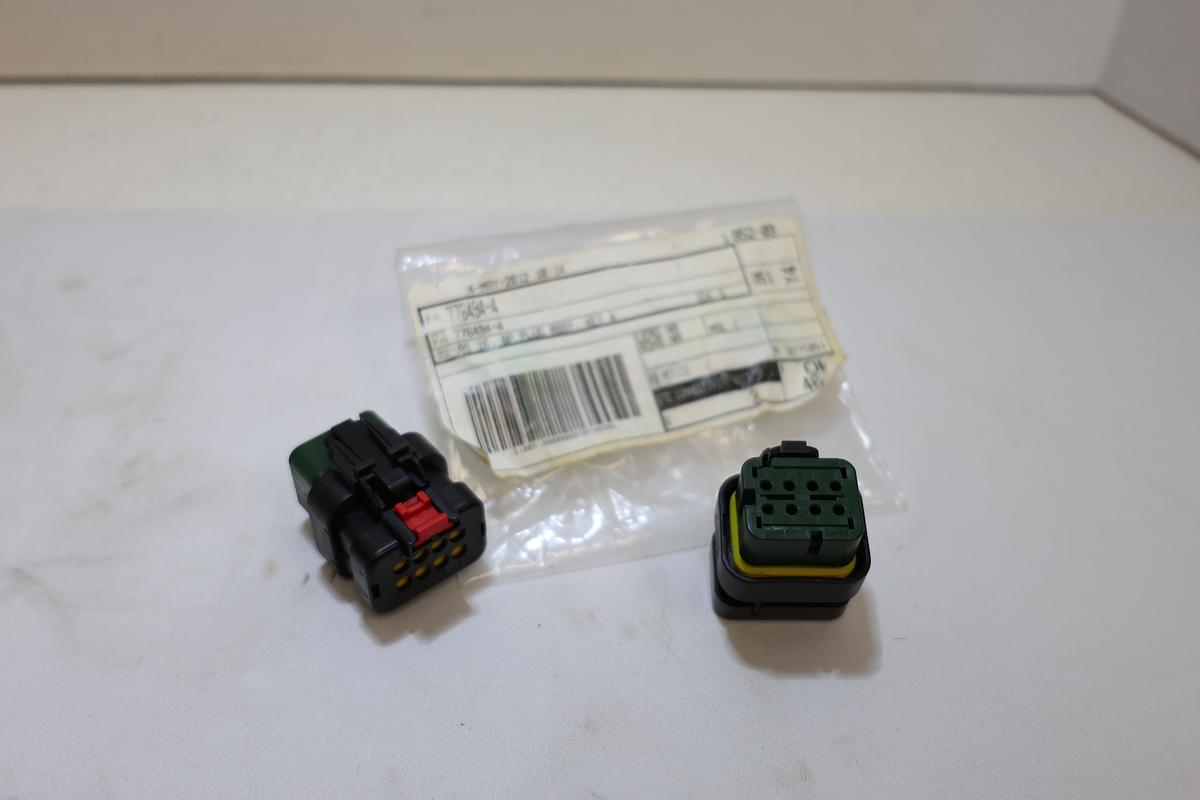 Lot of 2 NEW TE Connectivity 776494-4 8 Position Plug Assembly Key 4 Automotive Connector