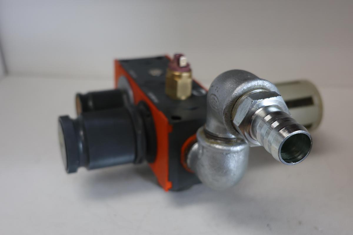 Used Metal work Pneumatic FR 300 20 Filter Regulator 0-12 bar GHA-189