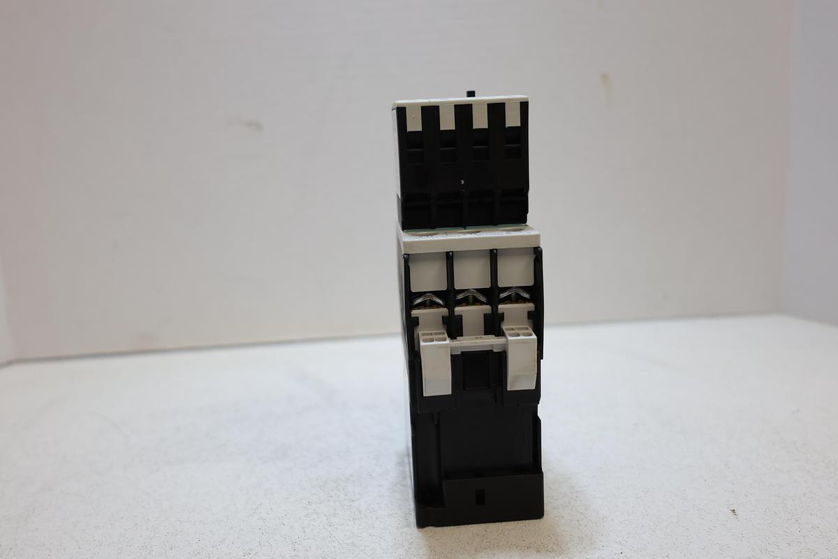 Used Siemens 3RT1025-3K Contactor 3RH1921-2HA22 Aux 3RT1926-1BB00