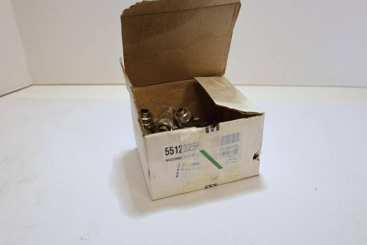 Used Lot of 25 M14 x 9/32" OD Push-to-Connect Pneumatic Fittings 55123256