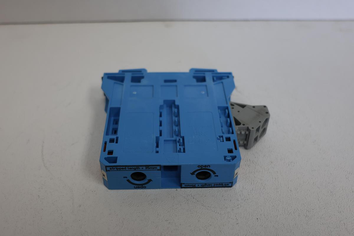 Used WAGO Power Cage Clamp Model 285-194