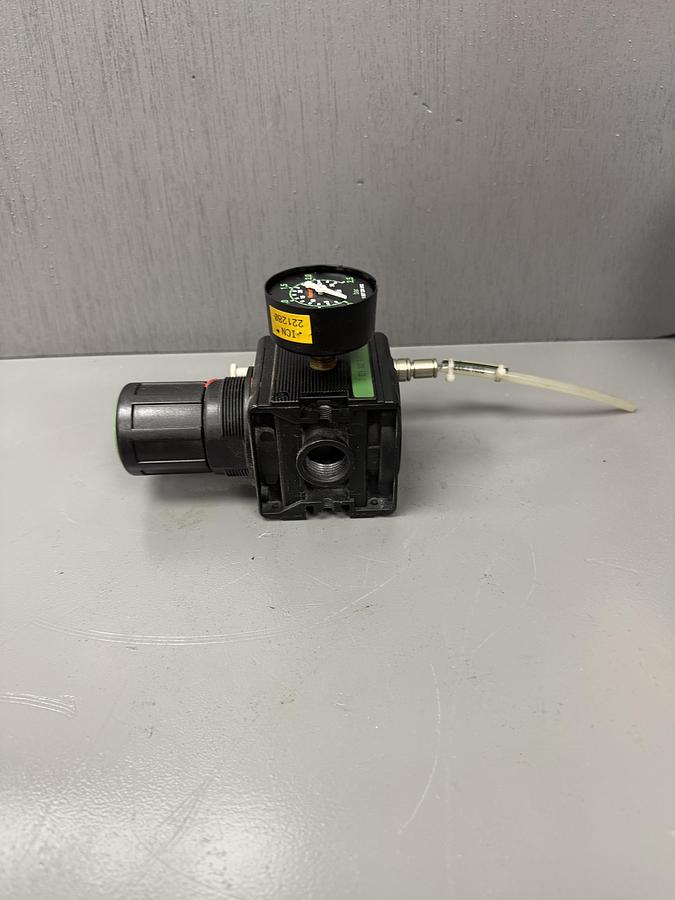 Used Bosch Rexroth Aventics 0 821 302 511 585 Pneumatic Valve GHC-39