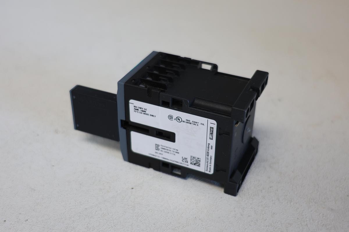 Used Siemens 3RH2131-1BB40 Contactor relay paired with a 3RT2916-1DG00 Auxiliary contact block. GHA-161