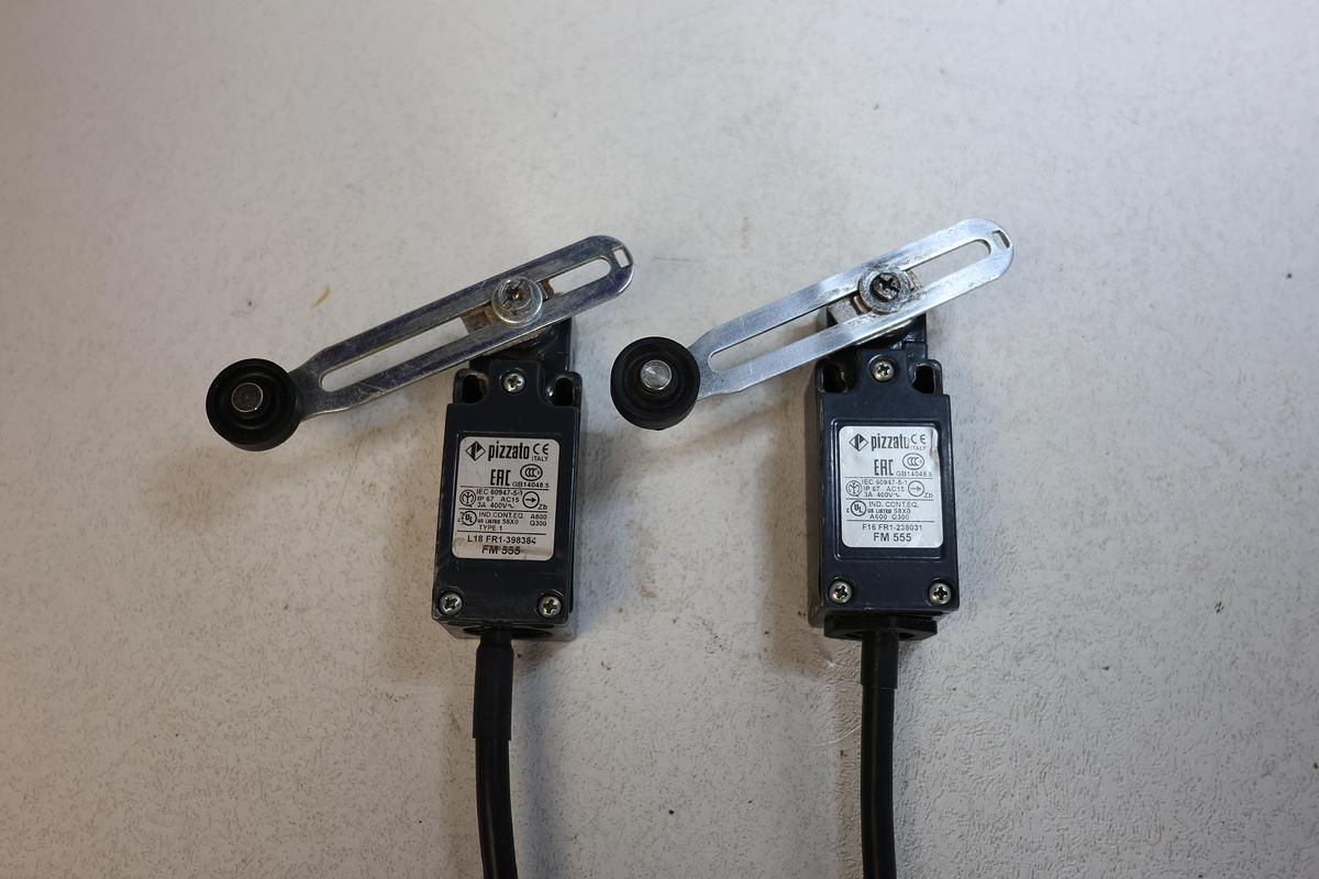 Used Lot of 2 Pizzato FR Series Limit Switches F16 FR1-238031 + L18 FR1-398384 IP67 Roller Lever GHA-185