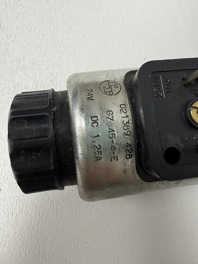 Used Mannesmann Rexroth 4WE J61/EG24N9K4 Directional Control Solenoid Valve 24V GHC-25