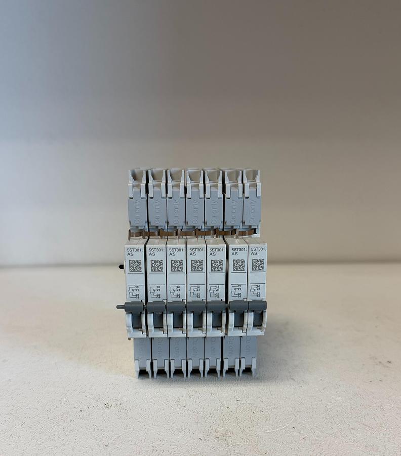Used (Lot of 7) Siemens 5ST3010-0HG Auxiliary Circuit Switches GHA-181