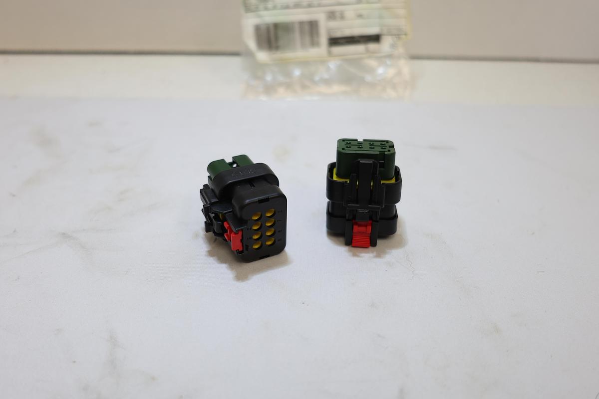 Lot of 2 NEW TE Connectivity 776494-4 8 Position Plug Assembly Key 4 Automotive Connector