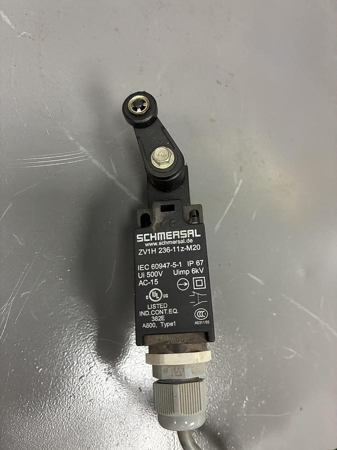 Used SCHMERSAL ZV1H 236-11z-M20 Safety Switch GHC-39