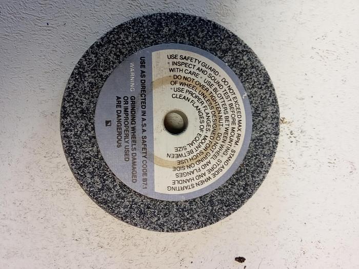 Used Dumore Corporation 4" X 1/2" X 3/8" Grinding Wheel A.O. 46 Grit RPM 5800 774-0098 GH504