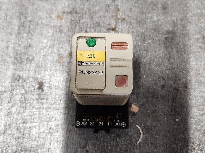 Used Telemecanique RUN33A22 250VAC Relay Module with Socket RUZ 1A - GHA-104
