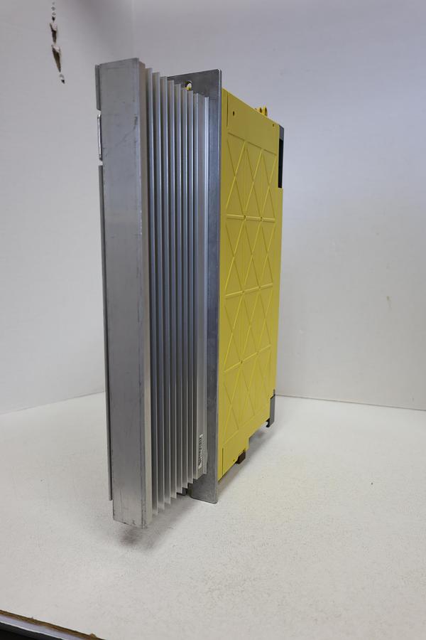 Used FANUC A06B-6114-H304 Alpha i 3-Axis Servo Amplifier SVM3-20/20/40i GHA-21