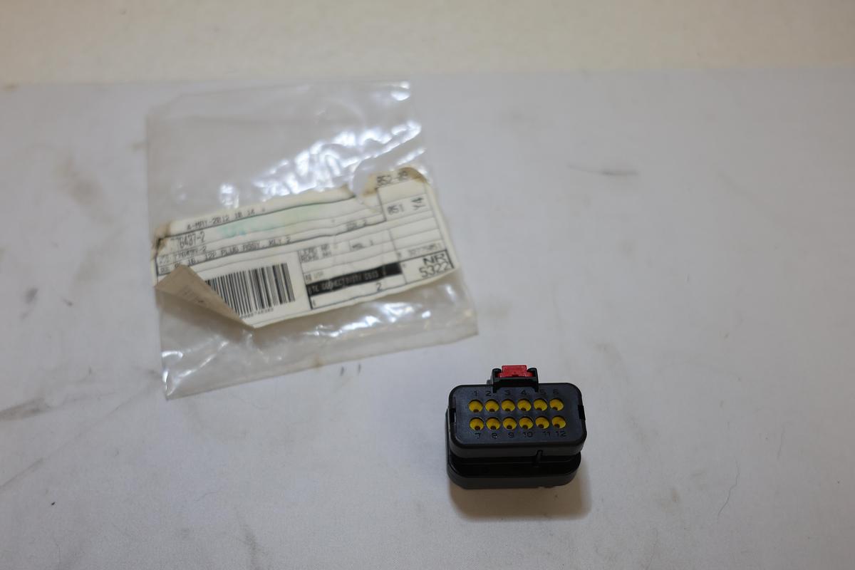 TE Connectivity AMP 776437-2 AS 16 12 Position Plug Assembly Key 2 New