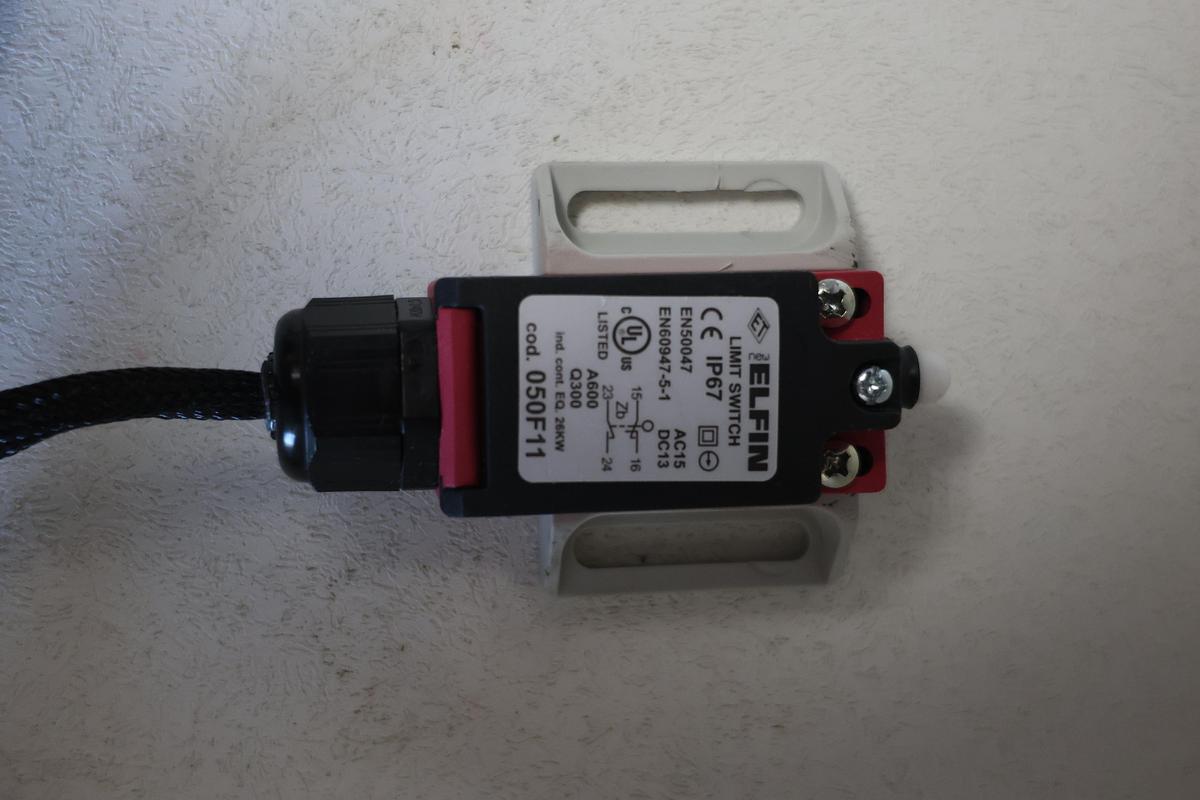 Used (Lot of 3) ELFIN Limit switch 050F11