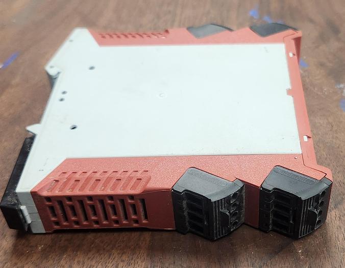 Used Allen-Bradley Guardmaster Single Input Safety Relay CAT 440R-S12R2 - GHA-104