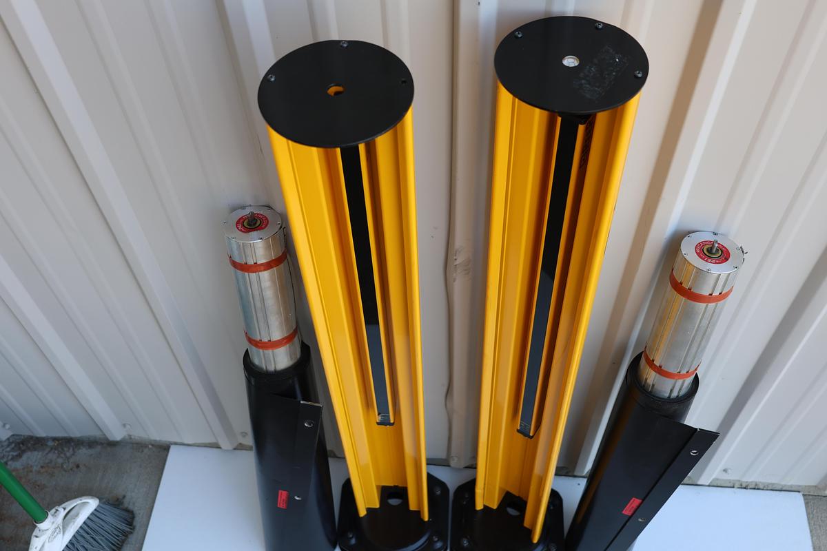 Used REER EOS4E/EOS4R 2B AH Safety System w/ PEI Retractable Curtains & Posts