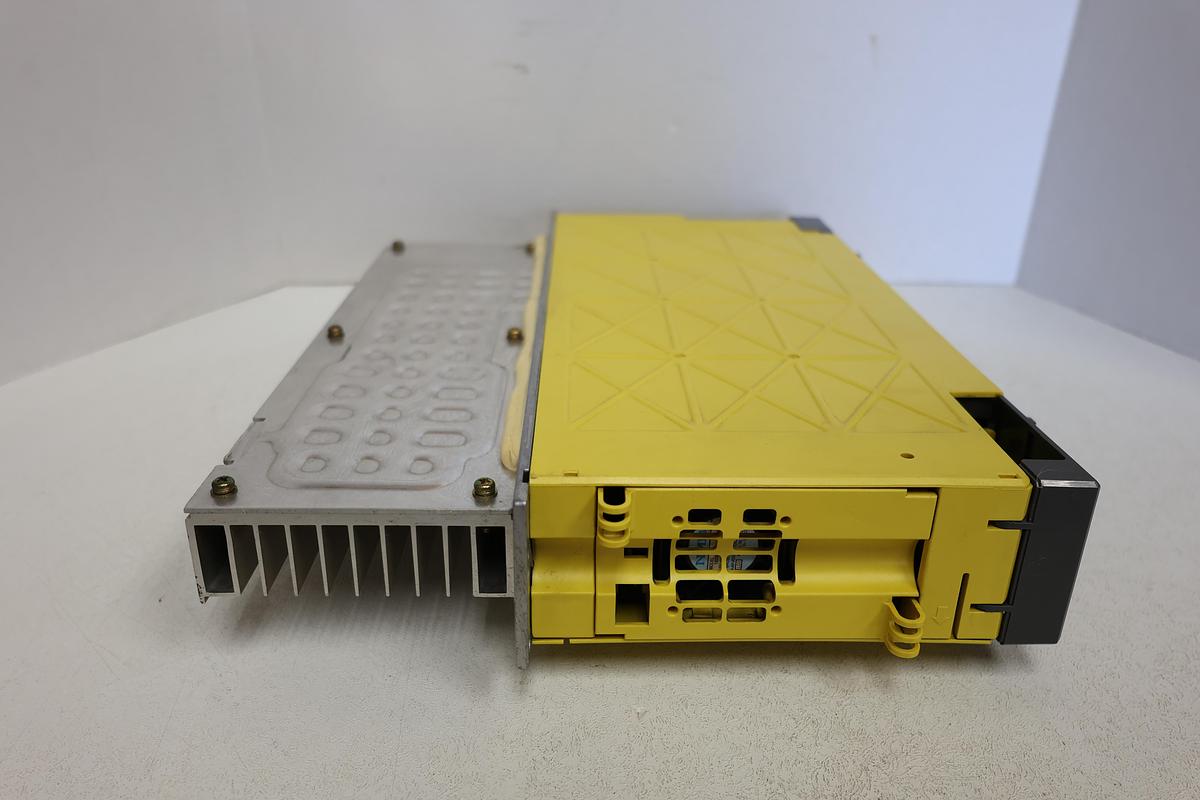 Used FANUC A06B-6114-H304 Alpha i 3-Axis Servo Amplifier SVM3-20/20/40i GHA-21