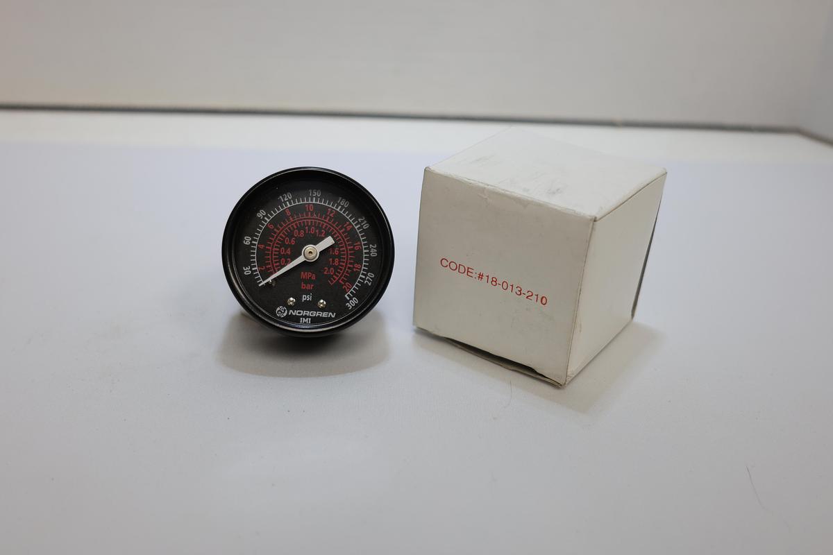 Norgren 18-013-210 Pressure Gauge 300 PSI 20 Bar 2 MPa NOS