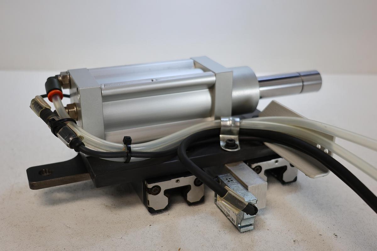 Used Lika SME51 Linear Encoder Read Head + 40mm Compact Air Cylinder + Linear Rail Block – Working Pull GHA-186