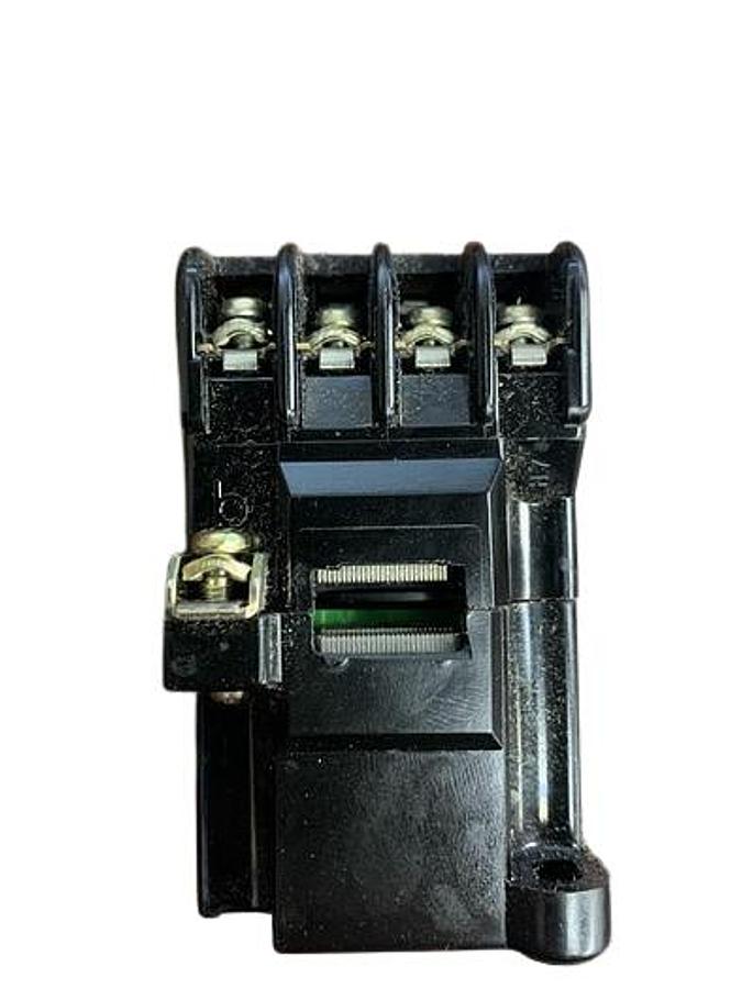 Used Fuji Electric Co. SRCa3631-0(4a) Magnetic Contactor