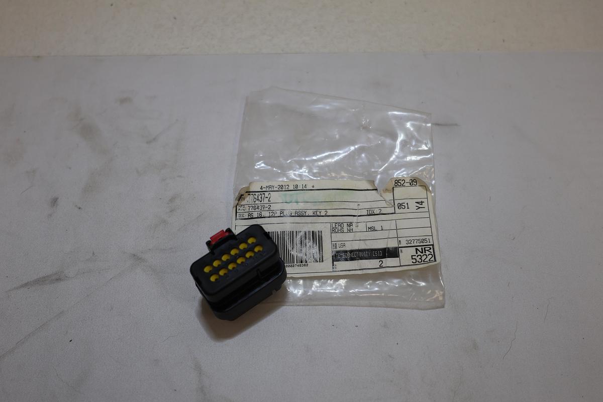 TE Connectivity AMP 776437-2 AS 16 12 Position Plug Assembly Key 2 New