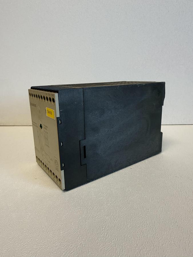 Used Siemens Contactor Safety Combination | 3TK2983-0BB4 (Plastic broken on back) GHC-26