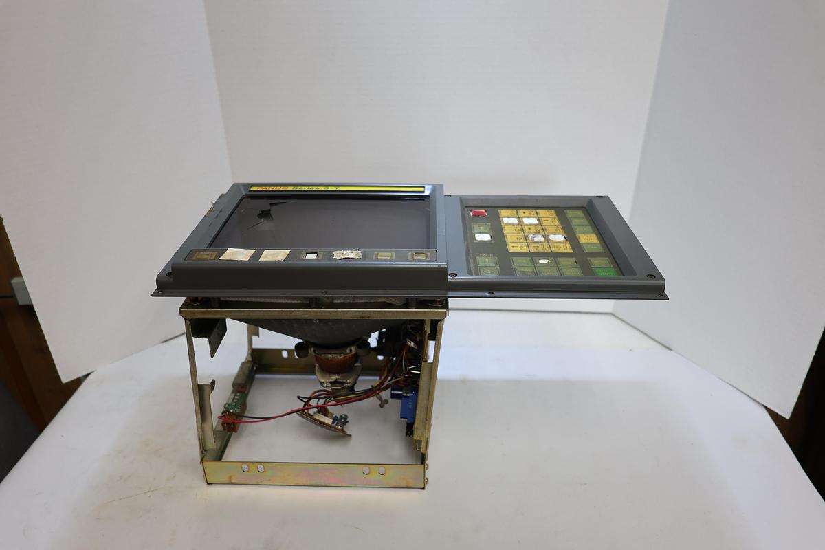 Used FANUC Series 0-T CNC Control Panel A02B-0091-C042 A61L-0001-0093 Parts